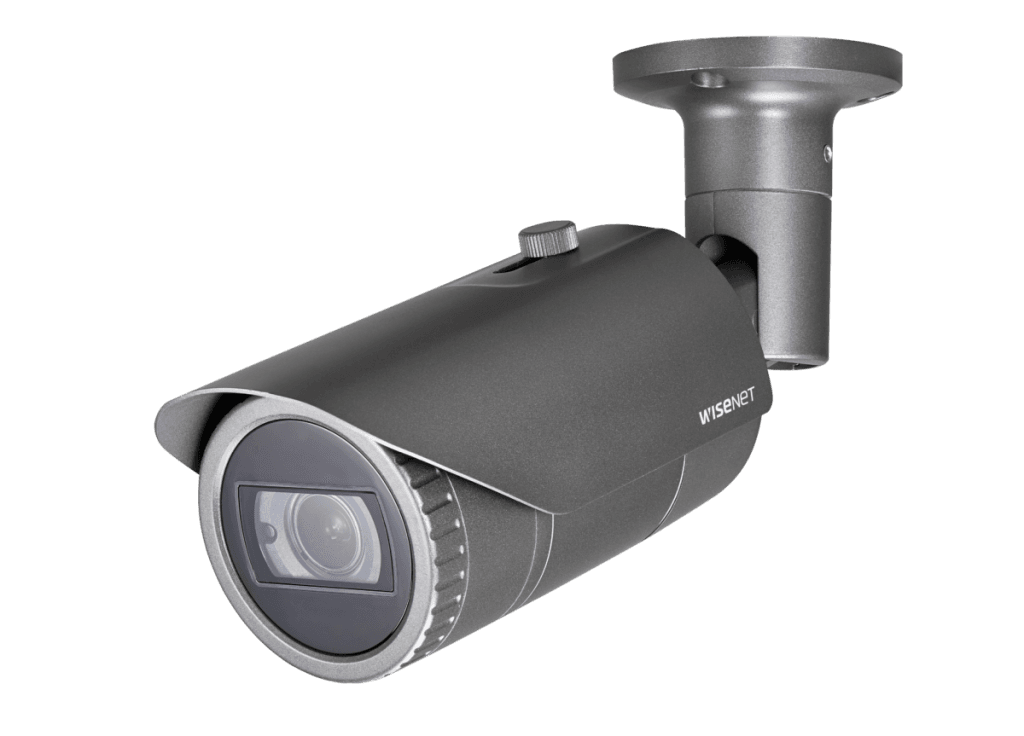 Camera ANHD bullet 4MP HANWHA VISION HCO-7070R oferă o calitate superioară a imaginii cu o rezoluție de 4MP. Designul său