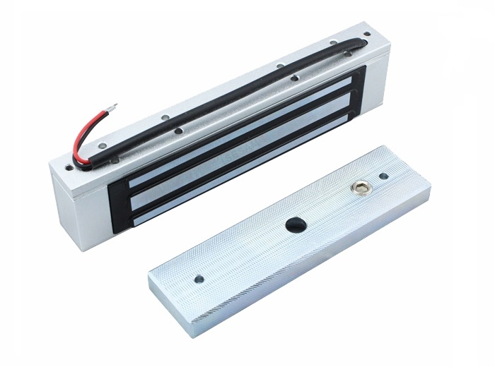 Electromagnet cu forța de 180 kg SM-180, ideal pentru aplicații industriale și de manipulare a obiectelor grele. Acest