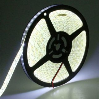 Banda LED 600 LED-uri 5m Alb-Rece pentru Exterior Q-18A043 oferă o iluminare eficientă și durabilă, perfectă pentru