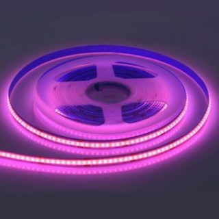 Banda COB LED roz flexibilă cu 252 LED-uri pe metru și o putere de 12W/ml, disponibilă pe rola de 5 metri. Ideală pentru