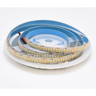 Banda LED 12V pentru exterior IP65 cu 240 LED-uri pe metru, lumină alb-natural 4000K, disponibilă pe rolă de 5 metri. Ideală