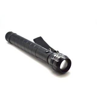 Lanterna Police cu Zoom 3R20 Q3020-3W este un instrument esențial pentru aventuri în aer liber și activități de camping. Cu