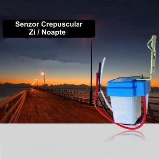 Senzor de lumină crepusculară 220V AS-10 Q-14L008, ideal pentru automatizarea iluminatului exterior. Acest senzor detectează