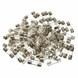 Siguranță rapidă 0.5A din sticlă, fuzibilă, dimensiune 5x20mm, set de 100 bucăți - Q-16F045. Ideală pentru protecția