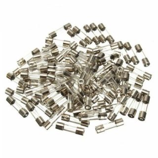 Siguranța Rapidă de Sticlă 1,6A/5x20mm - 100 bucăți Q-16F030 este soluția ideală pentru protecția circuitelor electrice.